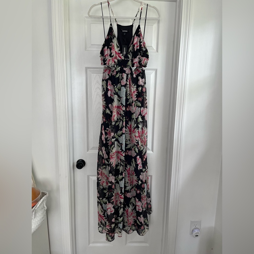 Express Maxi Dress, Black Floral, Open Back size small